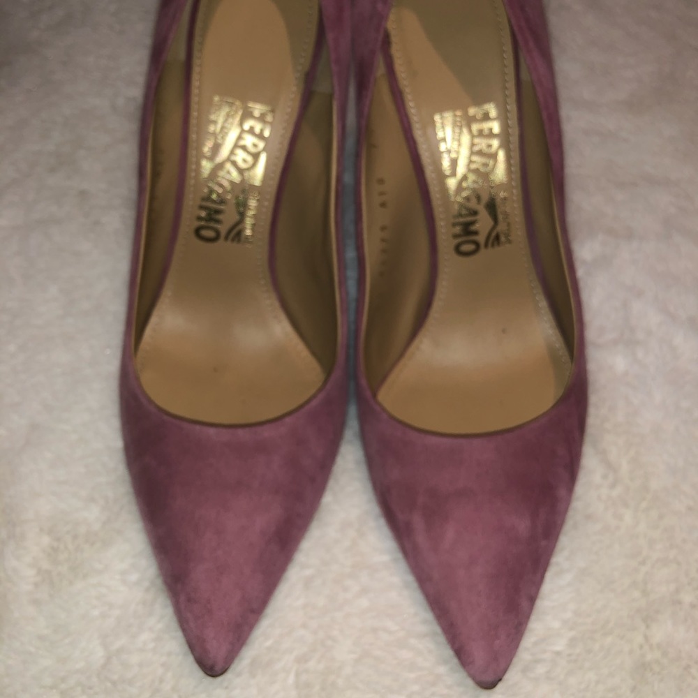 Salvatore ferragamo pumps in suede dusty pink
